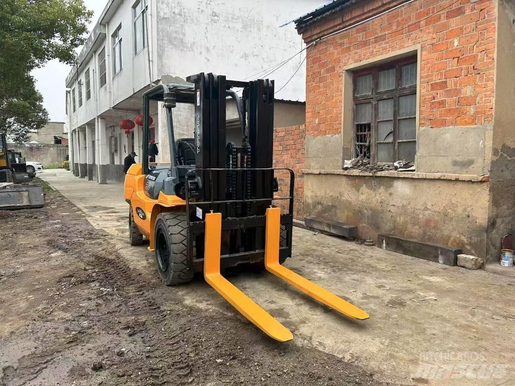 Toyota 5 ton Diesel Forklifts