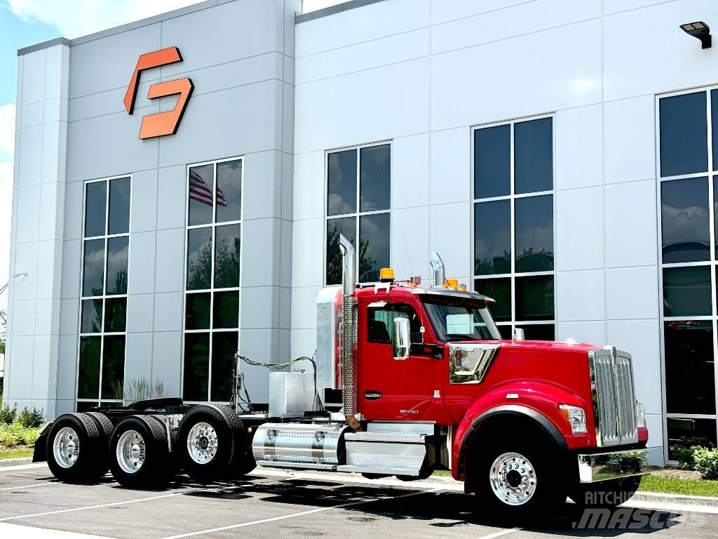 Kenworth W 990 Conventional Trucks / Tractor Trucks