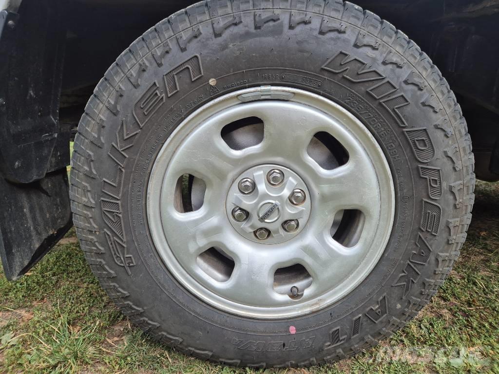 Nissan Navara Pickup Trucks