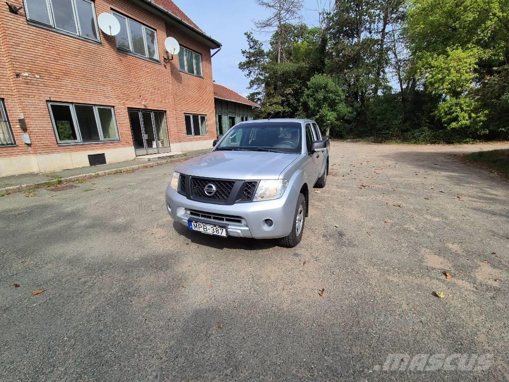 Nissan Navara Pickup Trucks