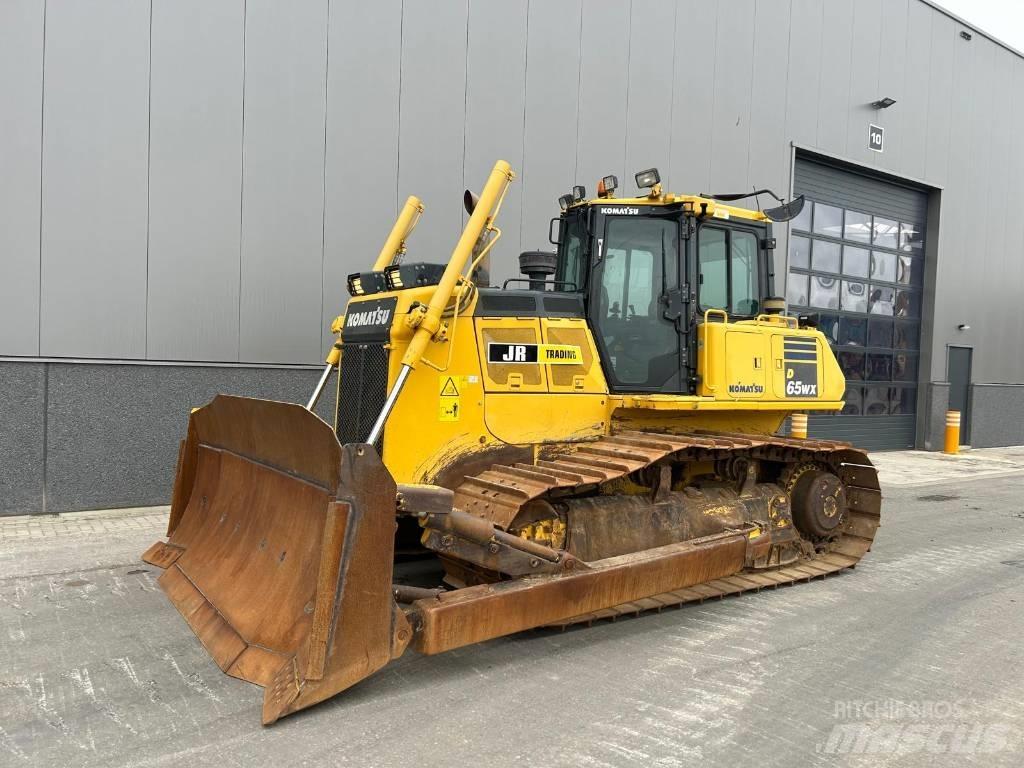 Komatsu D 65 WX-18 Crawler dozers