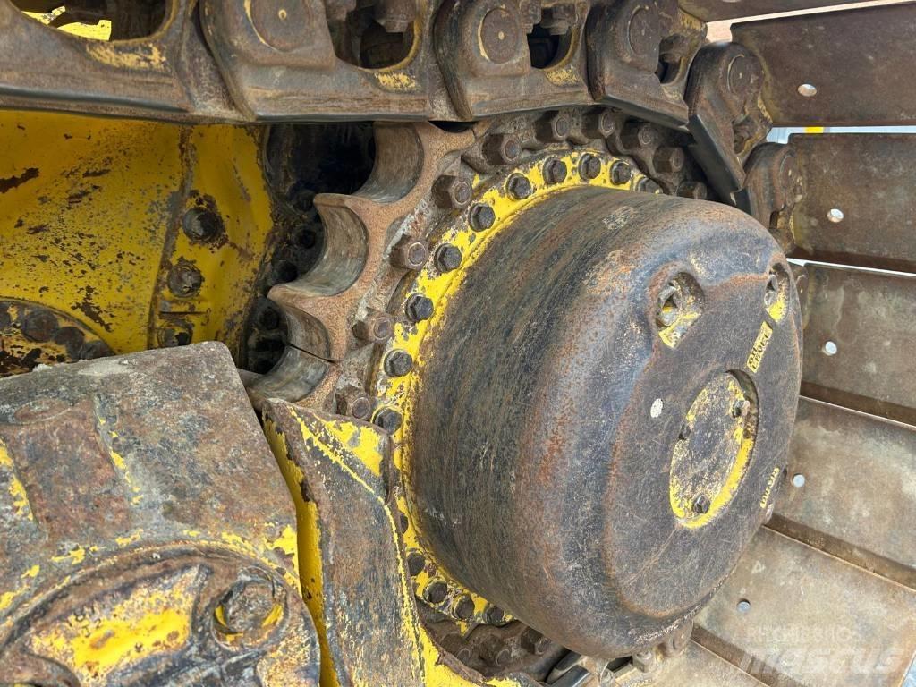 Komatsu D 65 WX-18 Crawler dozers