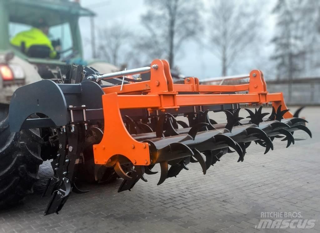  TECH-PROJECT T1 Chisel Plows