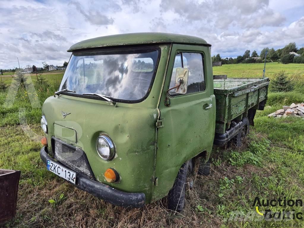  UAZ 452 Pickup Trucks