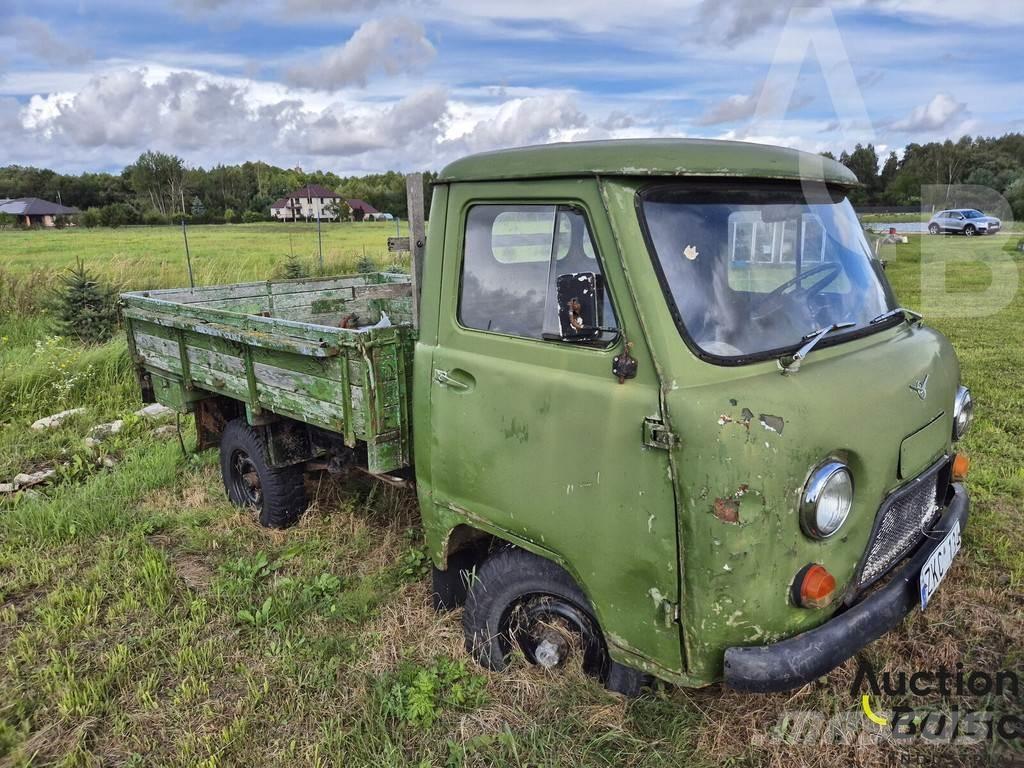  UAZ 452 Pickup Trucks