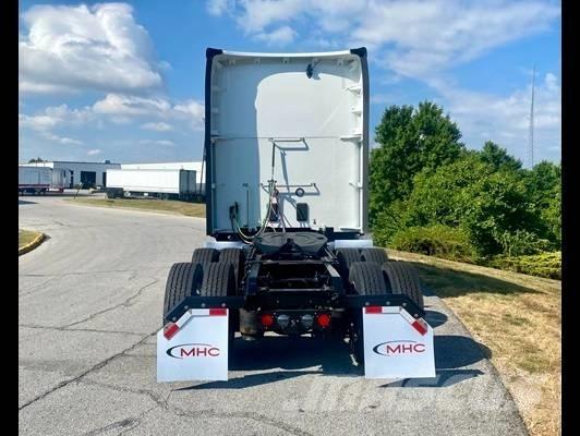 Kenworth T 680 Conventional Trucks / Tractor Trucks