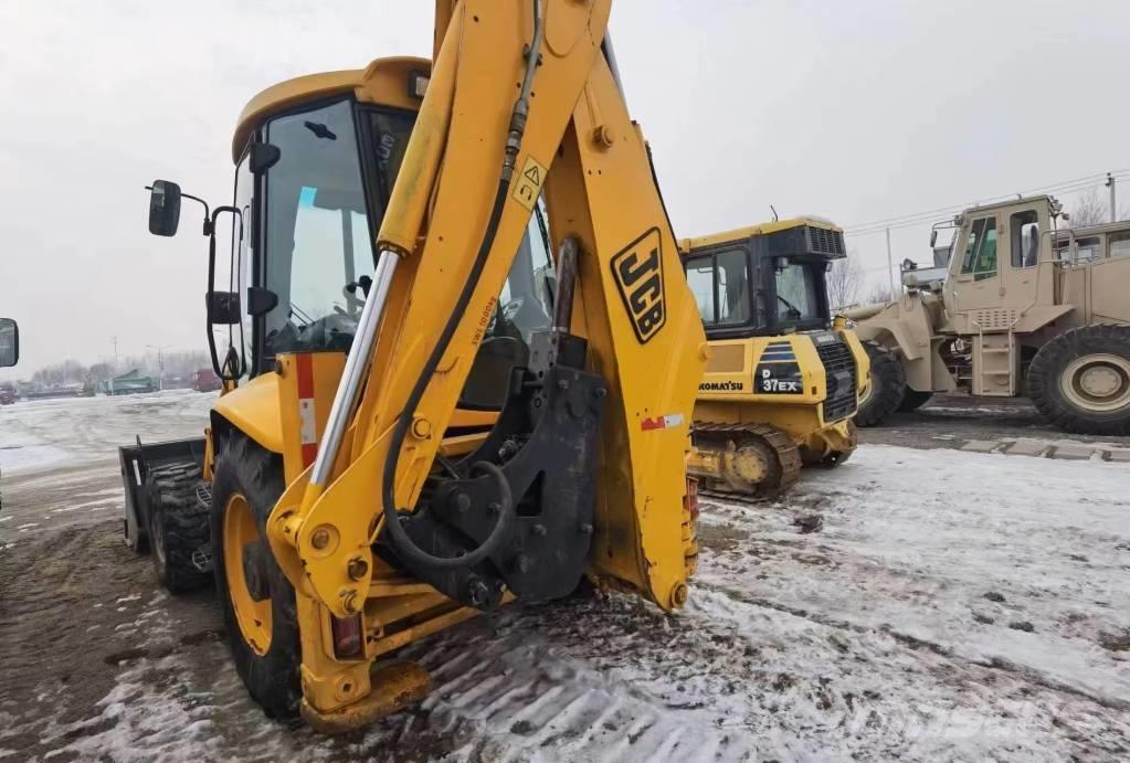JCB 3CX Backhoe Loaders