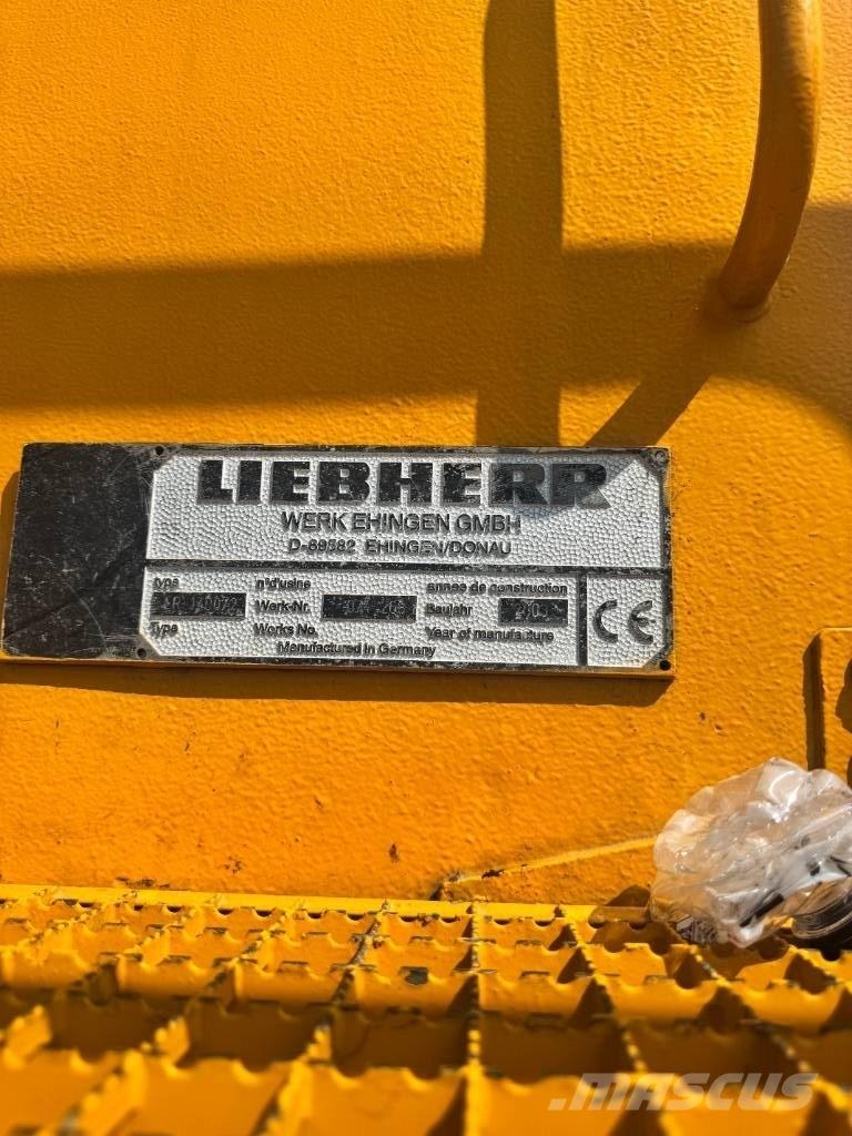 Liebherr LR 1400-2 Crawler Cranes
