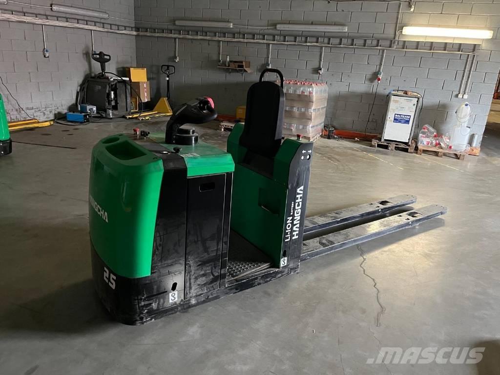 Hangcha CJD25-AC2-L Low lift order picker