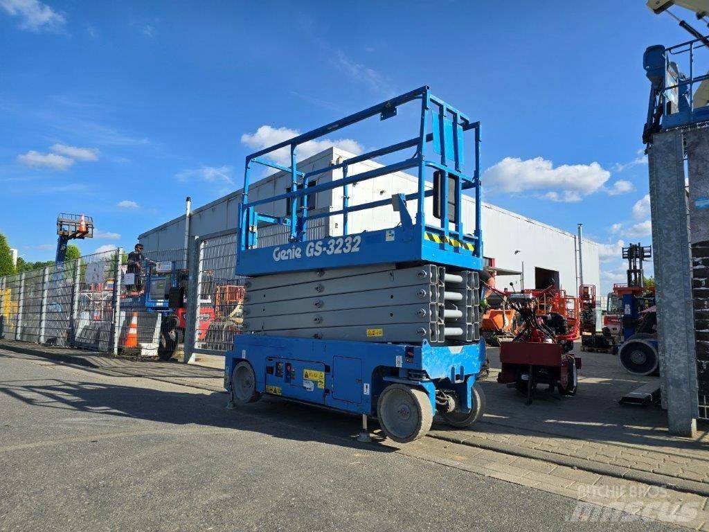 Genie GS 3232 Scissor Lifts