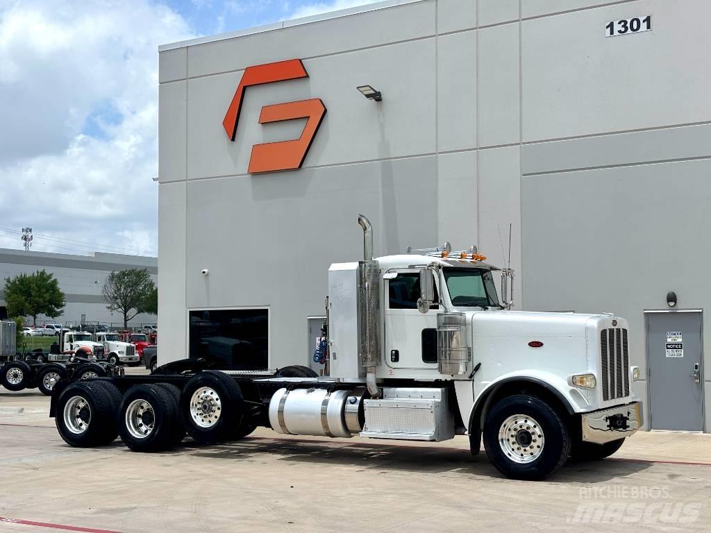 Peterbilt 388 Conventional Trucks / Tractor Trucks