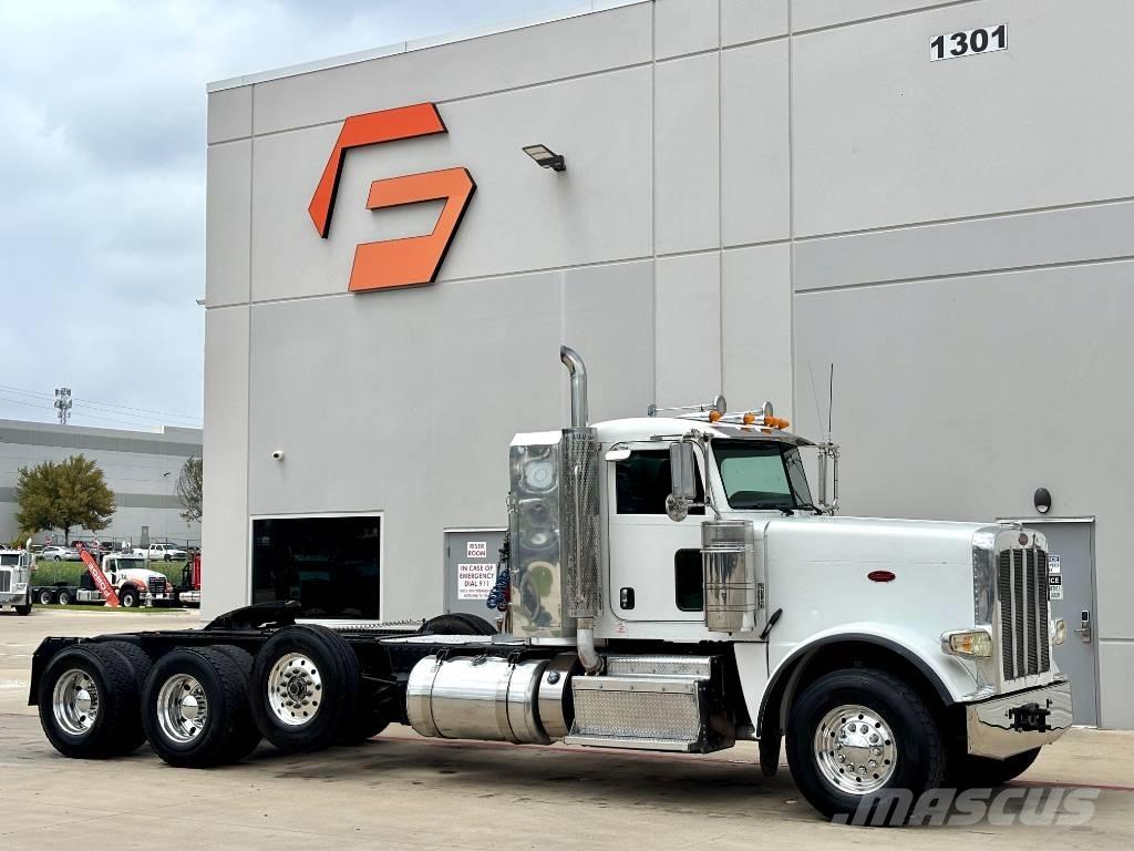 Peterbilt 388 Conventional Trucks / Tractor Trucks