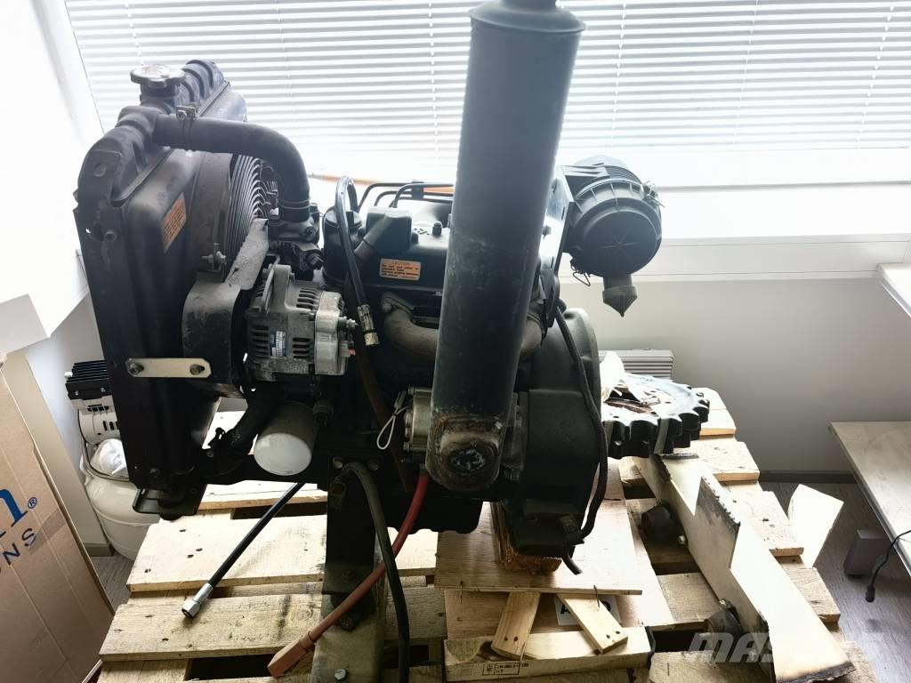 Kubota D905, D902 Engines