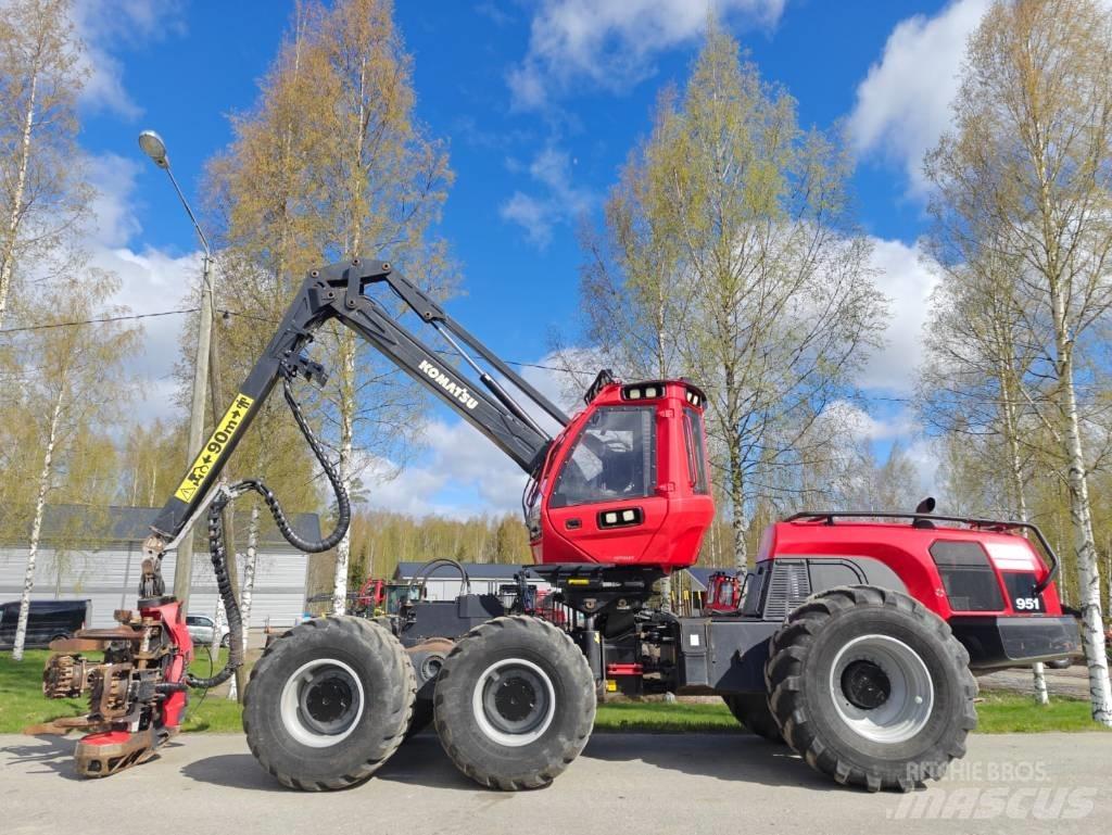 Komatsu 951 Harvesters