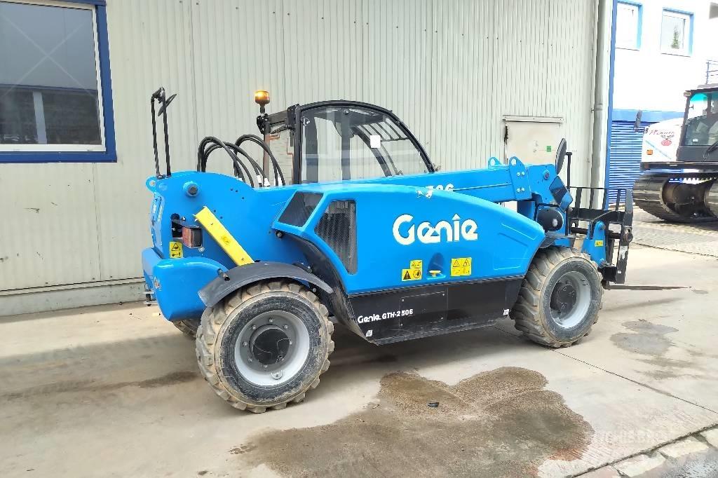 Genie GTH 2506 Telescopic Handlers