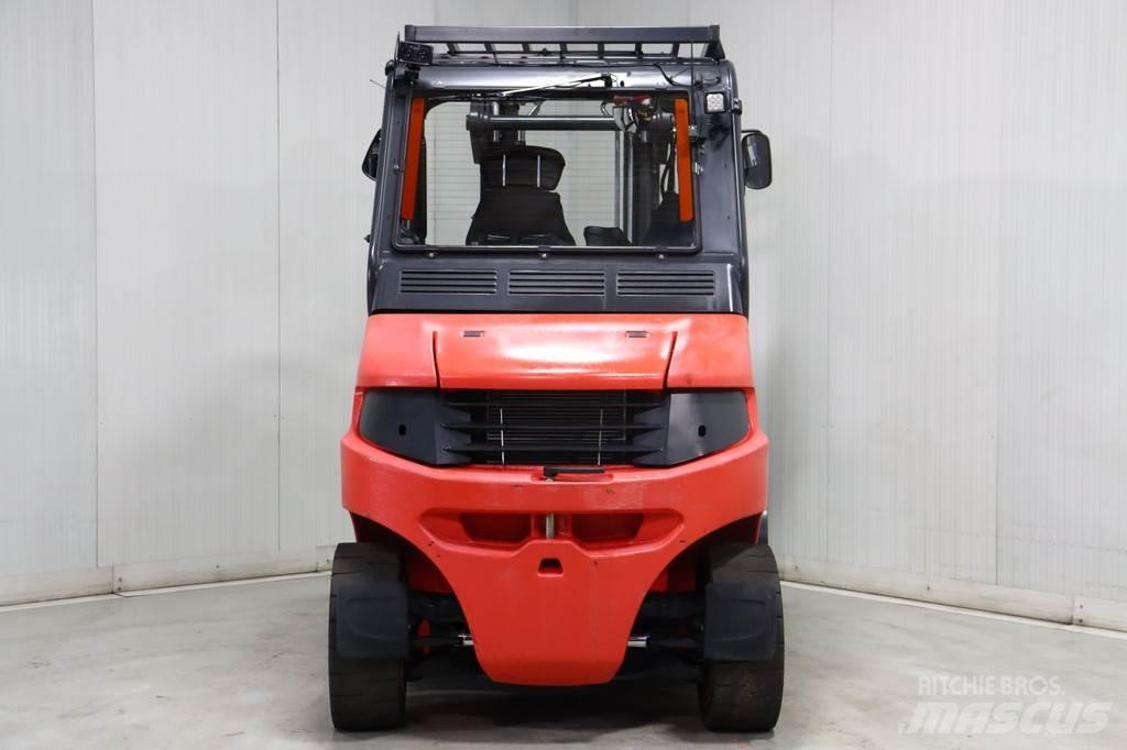 Linde E70-01 Electric Forklifts