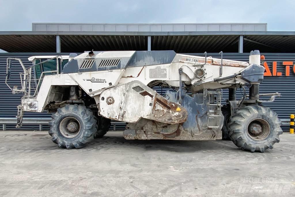 Wirtgen WR 240 Asphalt Recycling Equipment