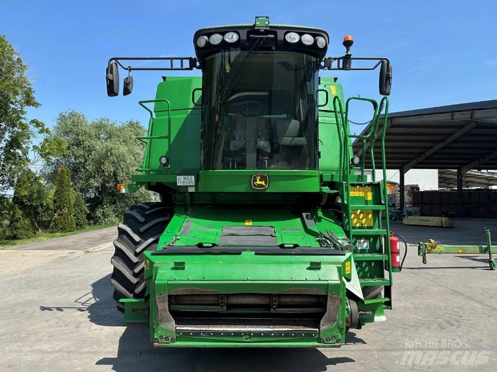 John Deere T 660 Combine Harvesters