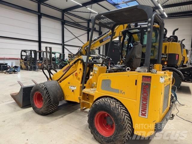 Knikmops km 250 Mini Loader