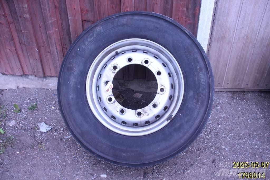 Michelin X MULTI Tires, wheels and rims