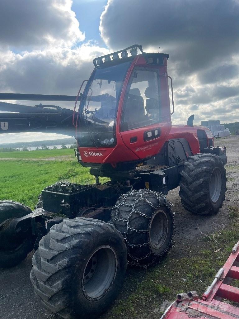Komatsu 901 Harvesters