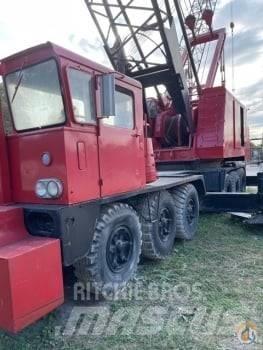 Manitowoc 3900 T Mobile and all terrain cranes