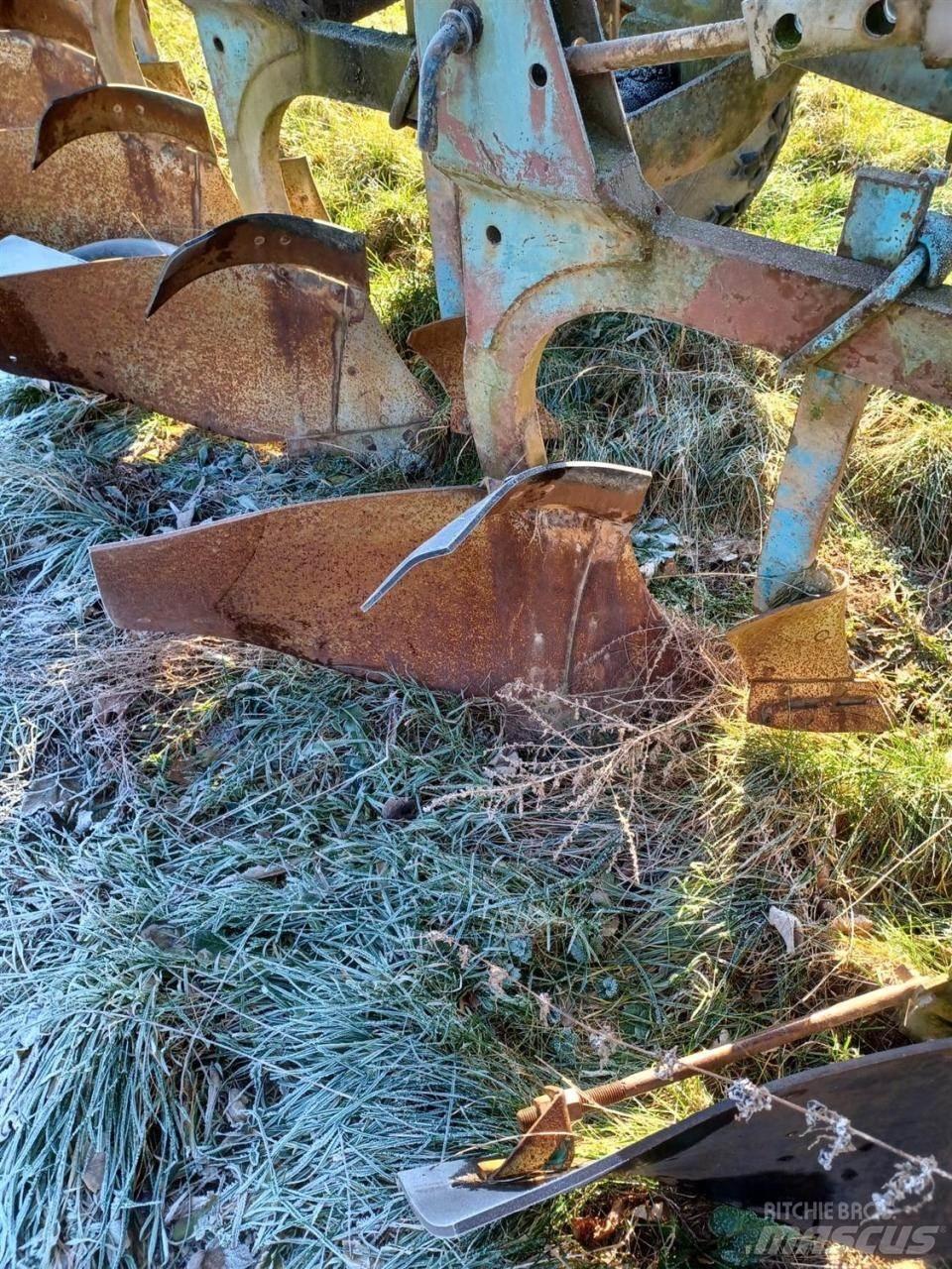Fortschritt B550 Plows