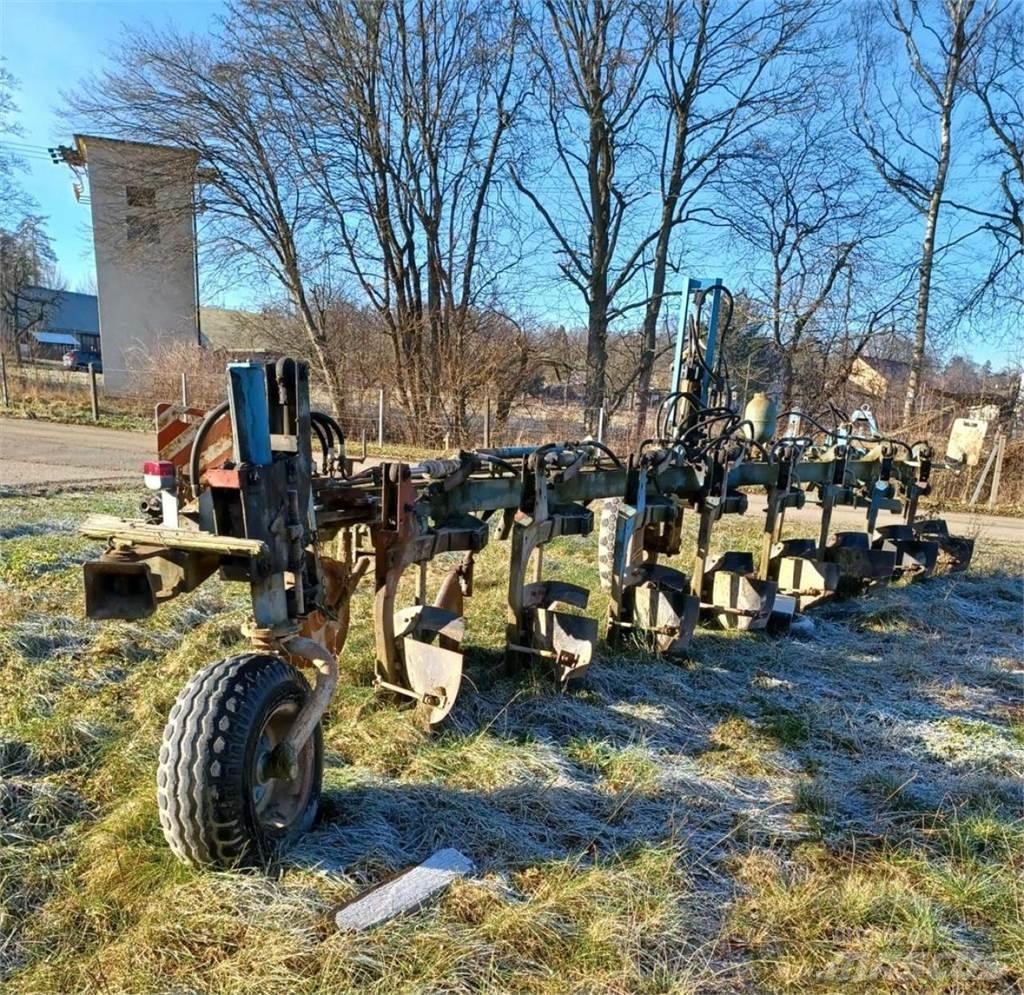Fortschritt B550 Plows