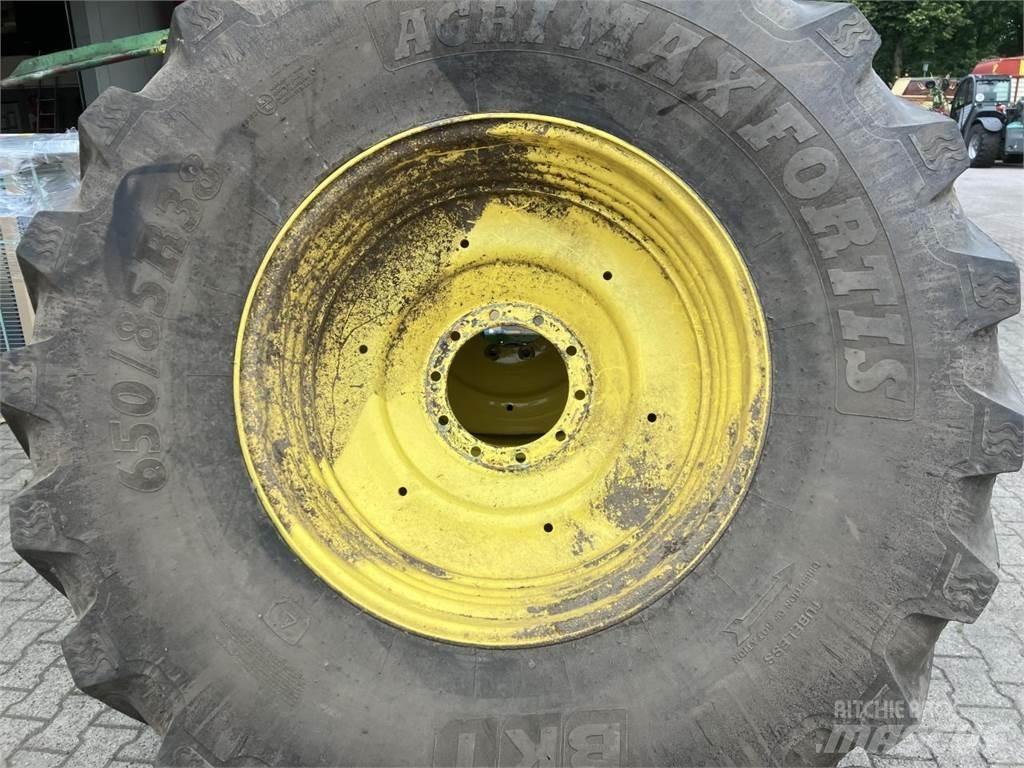 BKT 650/85R38 Tires, wheels and rims