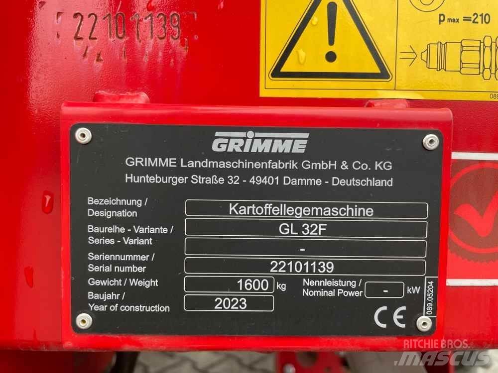Grimme GL 32 F Potato Planters