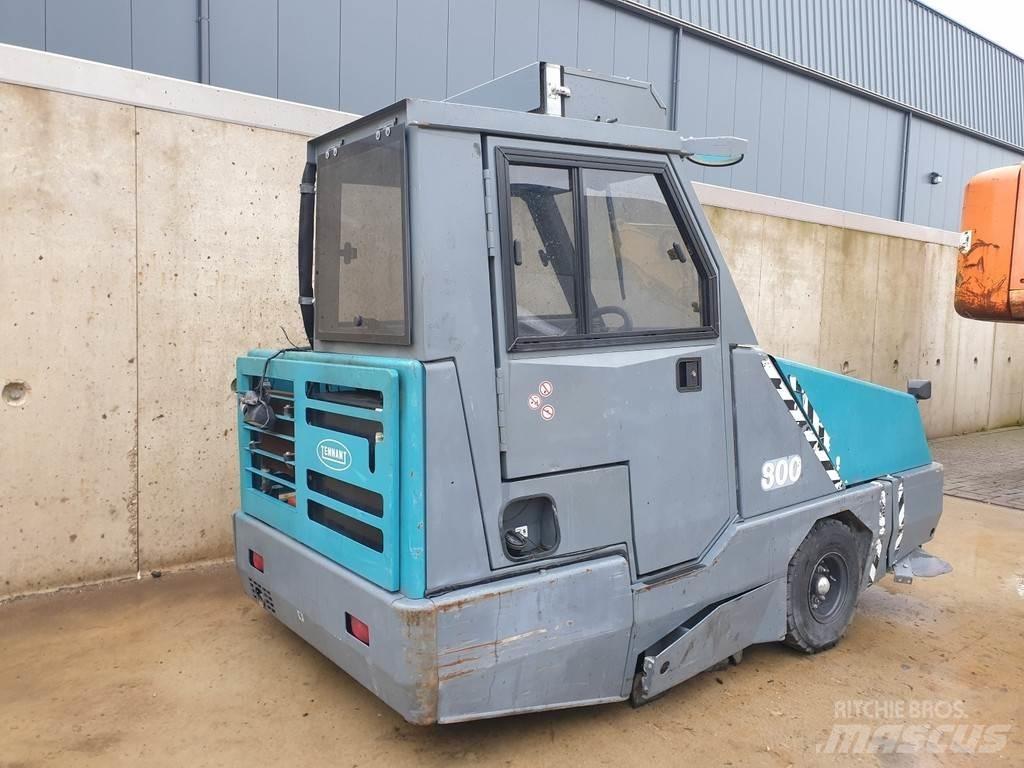 Tennant 800 Sweepers