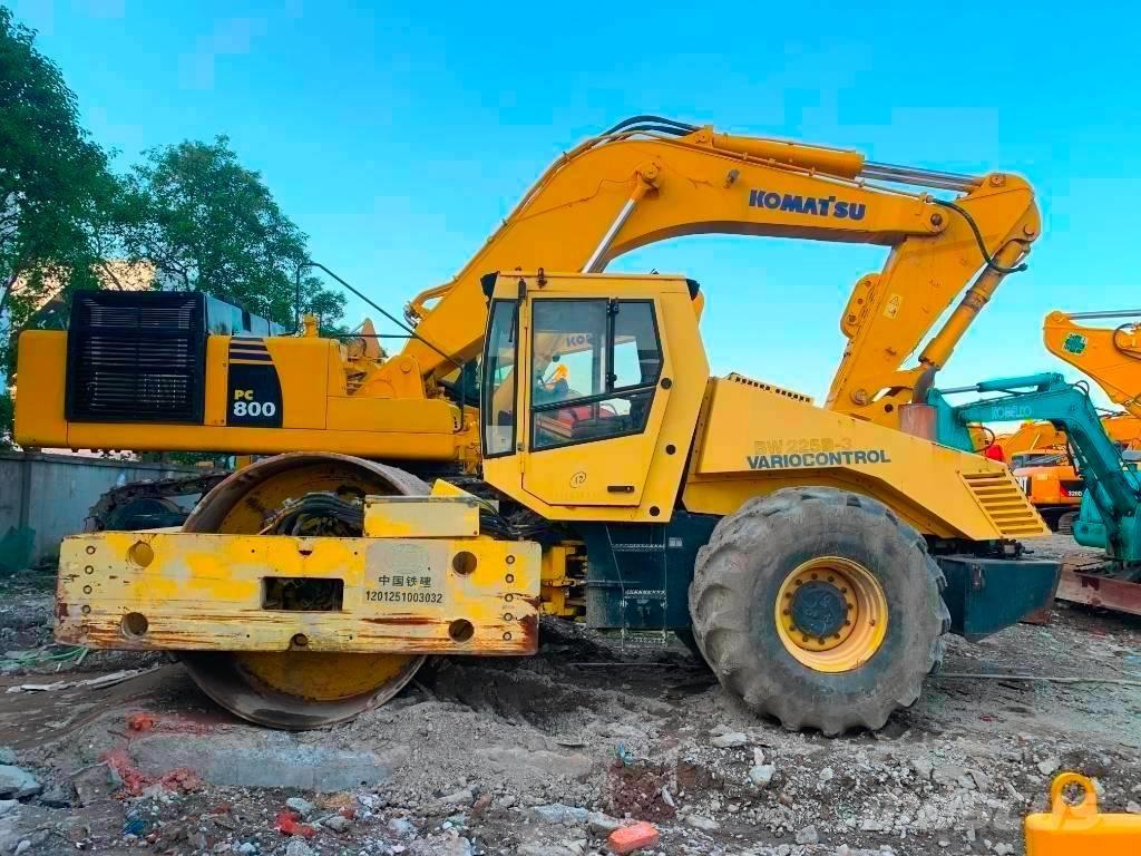 Bomag BW 225 D-3 Twin drum rollers