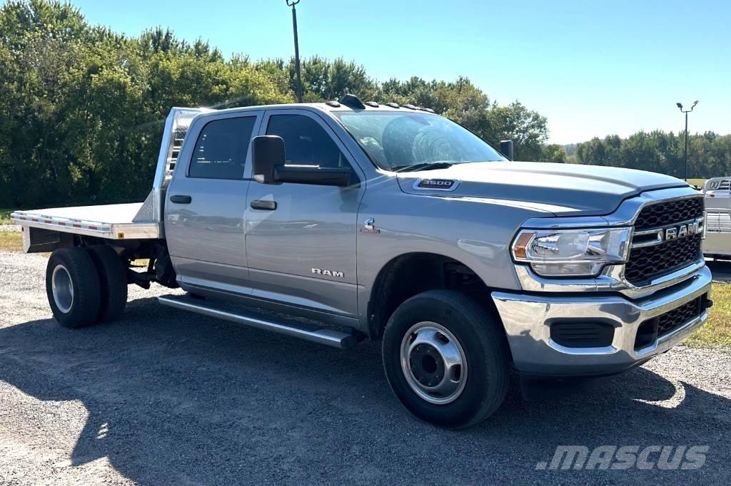RAM 3500 TRADESMAN Flatbed Trucks