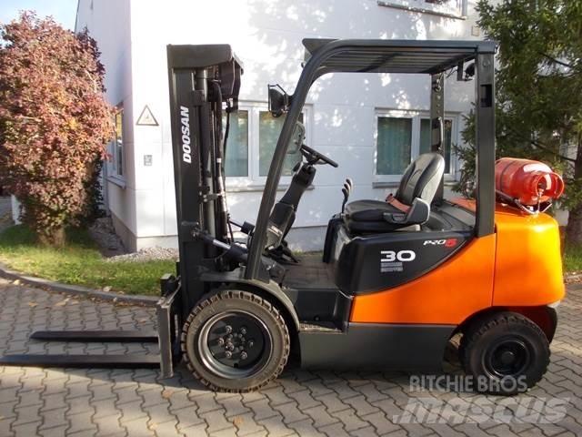 Doosan G 30 E LPG trucks