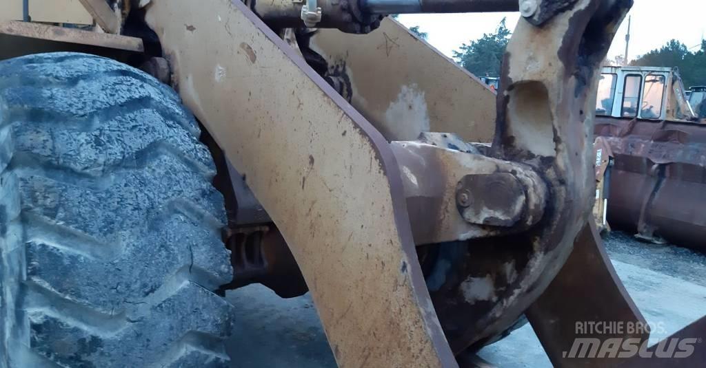 Komatsu WA500-1 Wheel Loaders