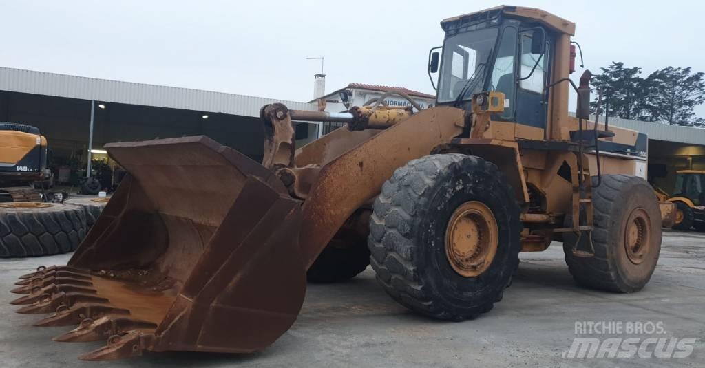 Komatsu WA500-1 Wheel Loaders