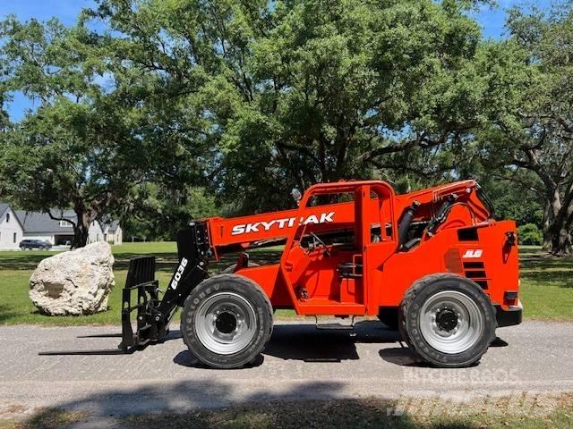 SkyTrak 6036 Telescopic Handlers