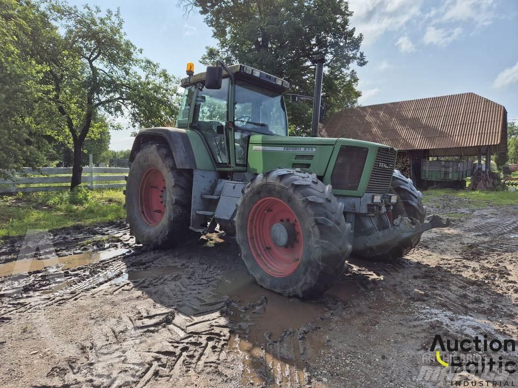 Fendt Favorit 824 Tractors