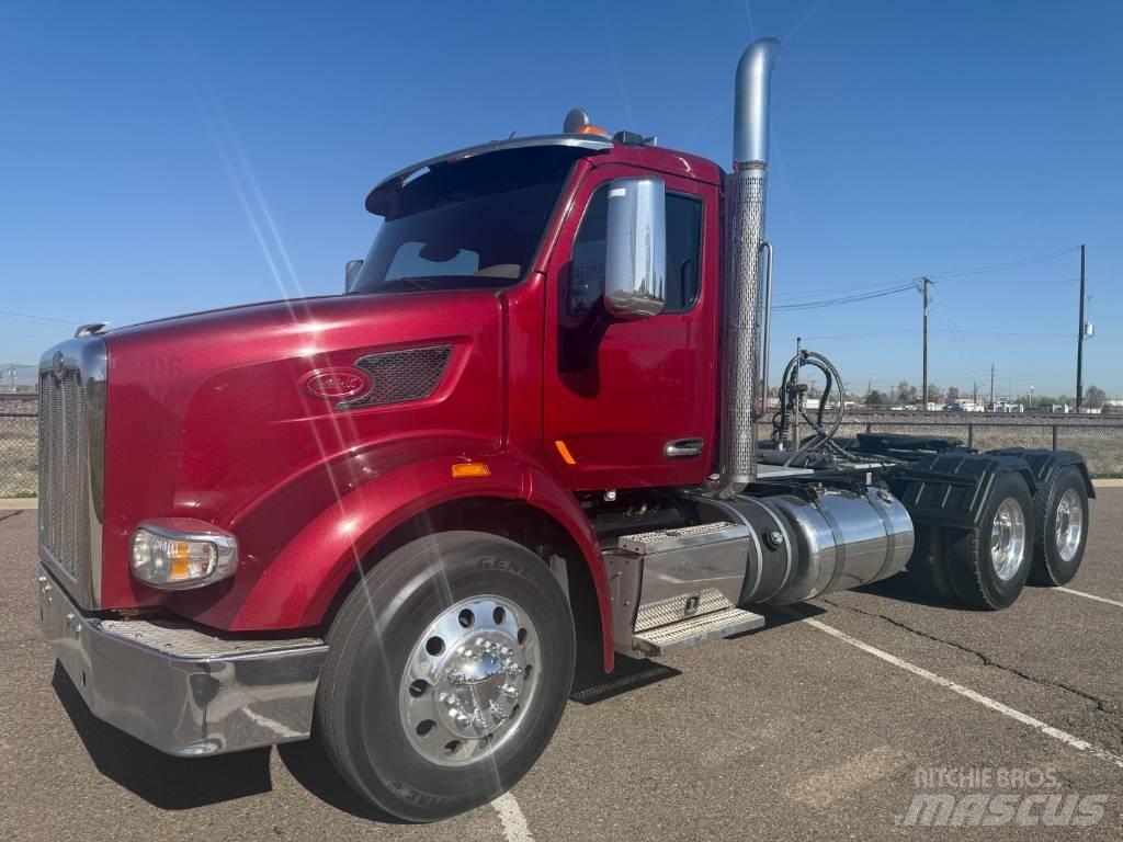 Peterbilt 567 Conventional Trucks / Tractor Trucks