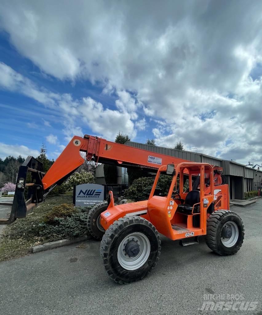 JLG 6042 Rough Terrain Trucks
