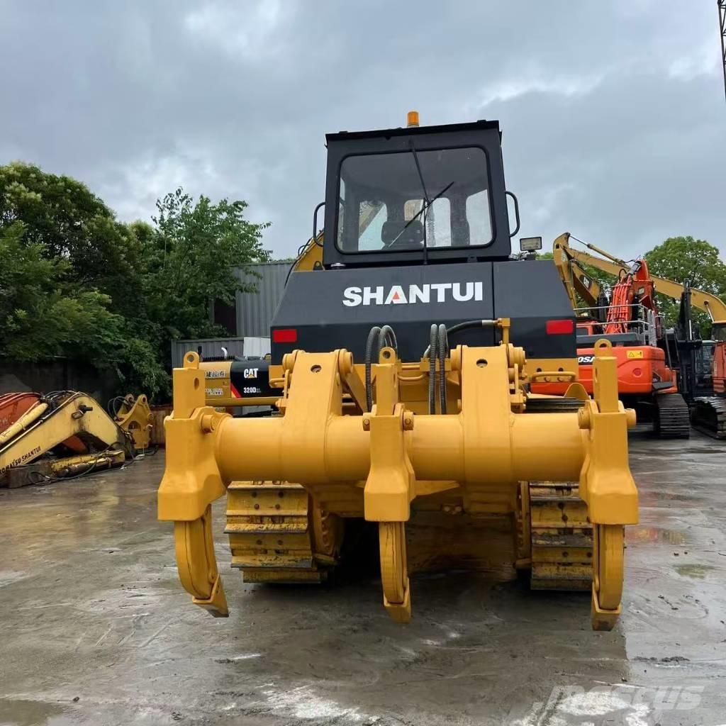 Shantui SD 22 Crawler dozers