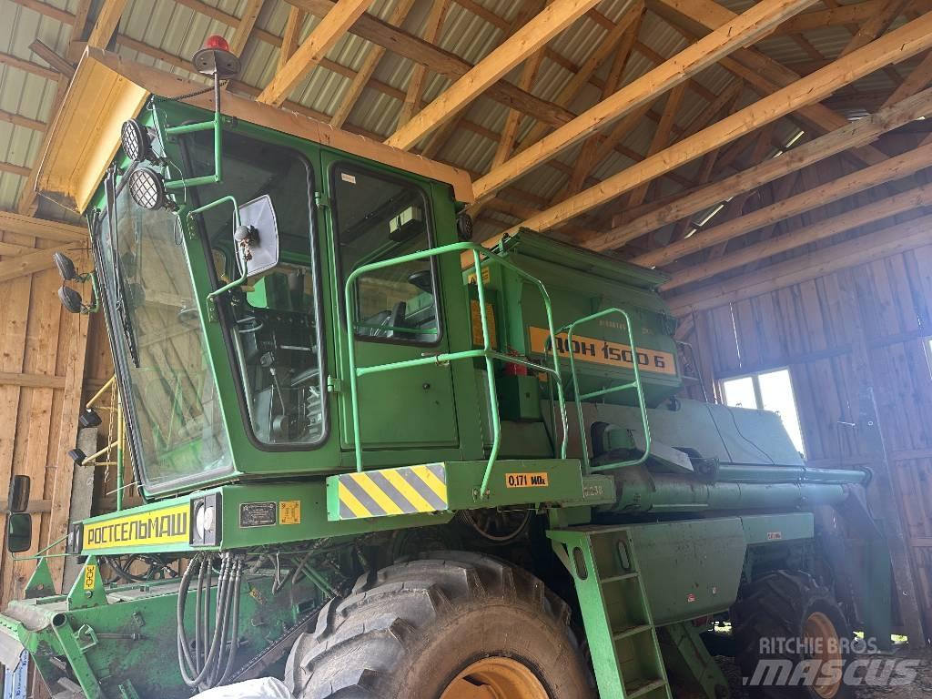 DON 1500B Combine Harvesters