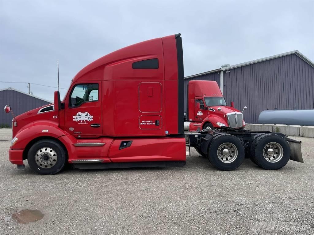 Kenworth T 680 Conventional Trucks / Tractor Trucks