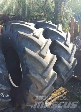  Pneus 16.9-24 Tires, wheels and rims