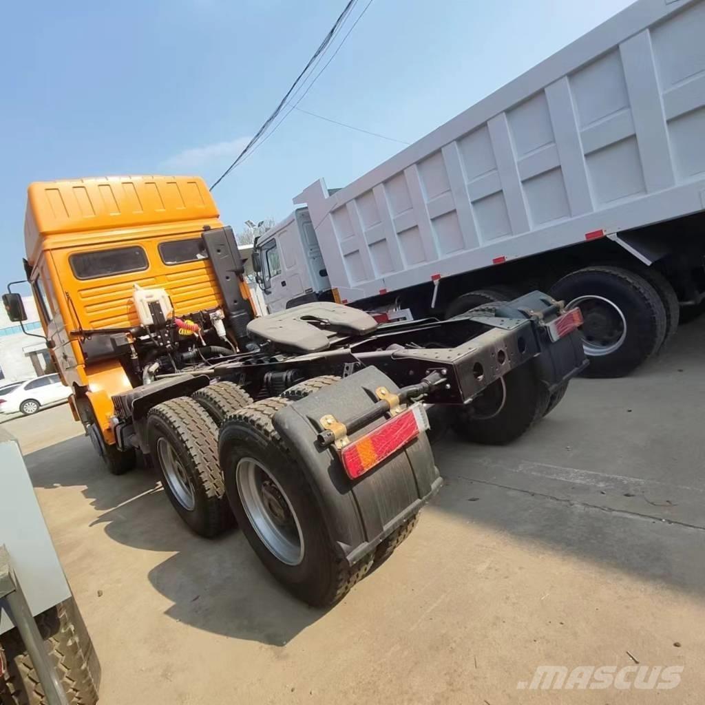 Shacman F3000 6x4 Conventional Trucks / Tractor Trucks