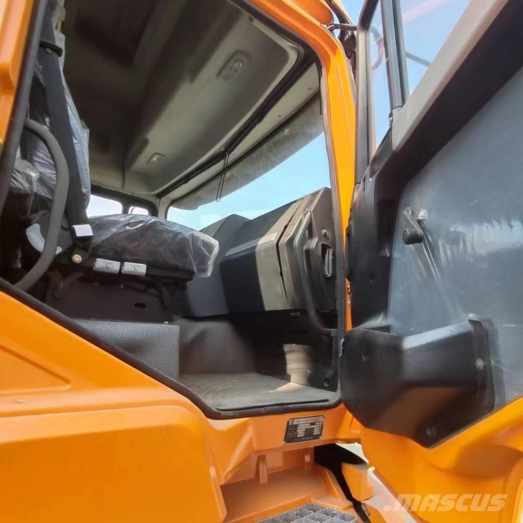Shacman F3000 6x4 Conventional Trucks / Tractor Trucks