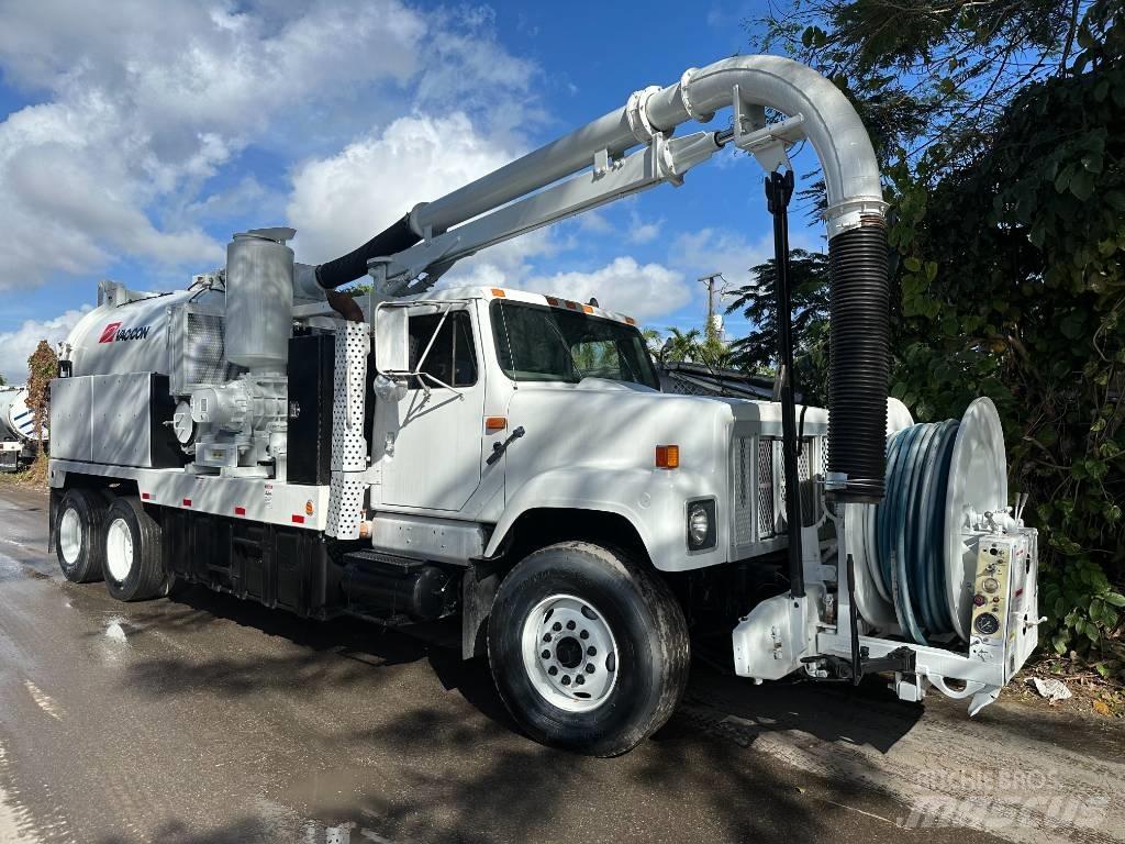 International F 2554 Vacuum Trucks
