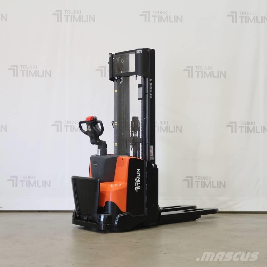 Toyota SWE120L Self Propelled Stackers