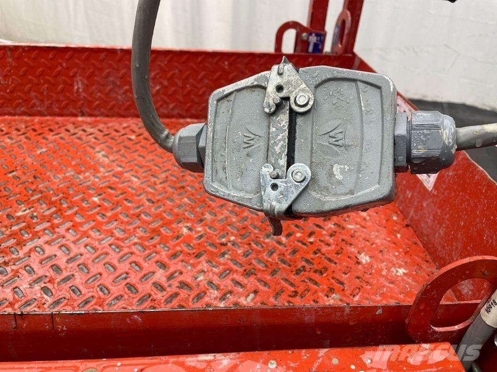 SkyJack SJ3219 Scissor Lifts