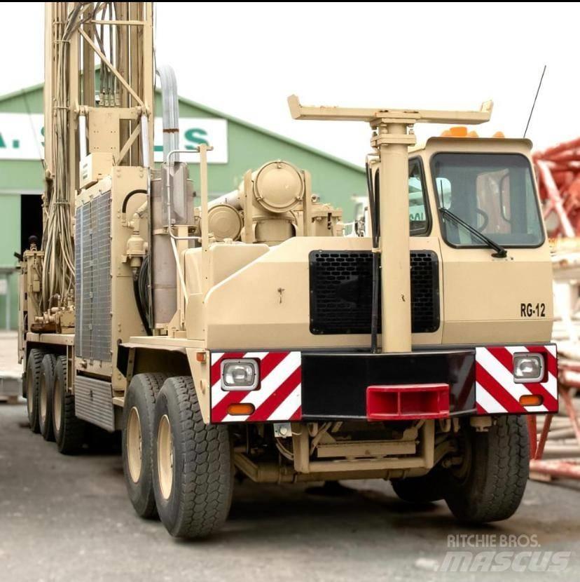 Atlas Copco RD20 III Digger Derricks trucks